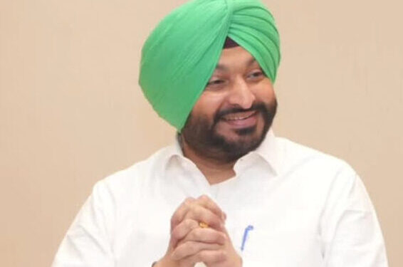 ਕੇਂਦਰੀ ਮੰਤਰੀ ਰਵਨੀਤ ਬਿੱਟੂ ਦੀ ਐਸਸੀ ਕਮਿਸ਼ਨ ਅੱਗੇ ਪੇਸ਼ੀ ਅੱਜ ਕੇਂਦਰੀ ਮੰਤਰੀ ਰਵਨੀਤ ਬਿੱਟੂ ਦੀ ਐਸਸੀ ਕਮਿਸ਼ਨ ਅੱਗੇ ਪੇਸ਼ੀ ਅੱਜ