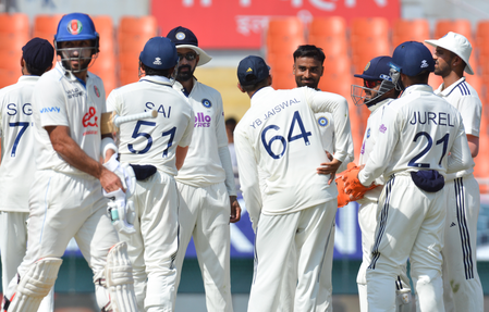 India Vs Afghanistan : ਦੂਜੇ ਦਿਨ ਦਾ ਖੇਡ ਖਤਮ ਹੋਣ ਤੱਕ ਅਫਗਾਨਿਸਤਾਨ ਨੇ ਬਣਾਈਆਂ 113 ਦੌੜਾਂ ; ਭਾਰਤ 451 ਦੌੜਾਂ ਨਾਲ ਅੱਗੇ India Vs Afghanistan : ਦੂਜੇ ਦਿਨ ਦਾ ਖੇਡ ਖਤਮ ਹੋਣ ਤੱਕ ਅਫਗਾਨਿਸਤਾਨ ਨੇ ਬਣਾਈਆਂ 113 ਦੌੜਾਂ ; ਭਾਰਤ 451 ਦੌੜਾਂ ਨਾਲ ਅੱਗੇ