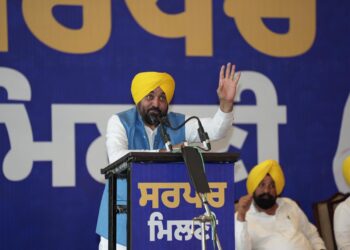 ਮੁੱਖ ਮੰਤਰੀ ਭਗਵੰਤ ਸਿੰਘ ਮਾਨ ਵੱਲੋਂ 15 ਅਗਸਤ ਤੋਂ ਸਰਪੰਚਾਂ ਲਈ 10,000 ਰੁਪਏ ਮਾਸਿਕ ਮਾਣਭੱਤੇ ਦਾ ਐਲਾਨ ਮੁੱਖ ਮੰਤਰੀ ਭਗਵੰਤ ਸਿੰਘ ਮਾਨ ਵੱਲੋਂ 15 ਅਗਸਤ ਤੋਂ ਸਰਪੰਚਾਂ ਲਈ 10,000 ਰੁਪਏ ਮਾਸਿਕ ਮਾਣਭੱਤੇ ਦਾ ਐਲਾਨ