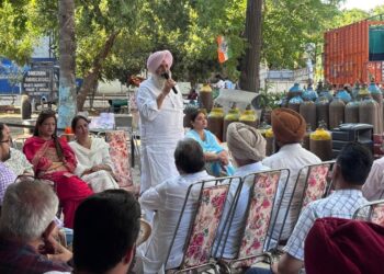 ਸੀਨੀਅਰ ਕਾਂਗਰਸੀ ਆਗੂ ਬਲਬੀਰ ਸਿੰਘ ਸਿੱਧੂ ਨੇ ਮੋਹਾਲੀ ਨਗਰ ਨਿਗਮ ਚੋਣਾਂ ਲੜਨ ਵਾਲੇ ਸਾਰੇ ਉਮੀਦਵਾਰਾਂ ਅਤੇ ਸਾਬਕਾ ਕੌਂਸਲਰਾਂ ਨਾਲ ਕੀਤੀ ਅਹਿਮ ਮੀਟਿੰਗ