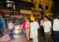 ਹਰਜੋਤ ਸਿੰਘ ਬੈਂਸ ਨੇ ਰਾਤ 1 ਵਜੇ ਅੰਮ੍ਰਿਤਸਰ ਵਿੱਚ ਸਫ਼ਾਈ ਮੁਹਿੰਮ ਦੀ ਕੀਤੀ ਅਗਵਾਈ; ਗੁਰੂ ਨਗਰੀ ਦੀਆਂ ਸੜਕਾਂ ਨੂੰ ਸਾਫ਼-ਸੁਥਰਾ ਰੱਖਣ ਲਈ ਰਾਤ 10 ਵਜੇ ਤੋਂ 2 ਵਜੇ ਤੱਕ ਚੱਲਣ ਵਾਲੀ ਸਫ਼ਾਈ ਮੁਹਿੰਮ ਦਾ ਕੀਤਾ ਆਗ਼ਾਜ਼ ਹਰਜੋਤ ਸਿੰਘ ਬੈਂਸ ਨੇ ਰਾਤ 1 ਵਜੇ ਅੰਮ੍ਰਿਤਸਰ ਵਿੱਚ ਸਫ਼ਾਈ ਮੁਹਿੰਮ ਦੀ ਕੀਤੀ ਅਗਵਾਈ; ਗੁਰੂ ਨਗਰੀ ਦੀਆਂ ਸੜਕਾਂ ਨੂੰ ਸਾਫ਼-ਸੁਥਰਾ ਰੱਖਣ ਲਈ ਰਾਤ 10 ਵਜੇ ਤੋਂ 2 ਵਜੇ ਤੱਕ ਚੱਲਣ ਵਾਲੀ ਸਫ਼ਾਈ ਮੁਹਿੰਮ ਦਾ ਕੀਤਾ ਆਗ਼ਾਜ਼