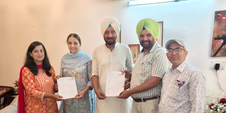 ਪੰਜਾਬੀ ਲੋਕ ਗਾਇਕ ਹਰਦੀਪ ਗਿੱਲ ਨੇ ਸਪੈਸ਼ਲ ਇੰਟੈਂਸਿਵ ਰਿਵੀਜ਼ਨ-2026 ਤਹਿਤ ਐਨੂਮਰੇਸ਼ਨ ਫਾਰਮ ਭਰਿਆ
