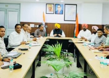 ਸਥਾਨਕ ਸਰਕਾਰਾਂ ਮੰਤਰੀ ਹਰਜੋਤ ਸਿੰਘ ਬੈਂਸ ਵੱਲੋਂ ਟ੍ਰਾਈਸਿਟੀ ਨਾਲ ਲਗਦੇ ਕਸਬਿਆਂ ਵਿੱਚ ਸ਼ਹਿਰੀ ਬੁਨਿਆਦੀ ਢਾਂਚੇ ਸਬੰਧੀ ਵੱਖ-ਵੱਖ ਪ੍ਰਾਜੈਕਟਾਂ ਦਾ ਐਲਾਨ; ਵਿਕਾਸ ਕਾਰਜਾਂ ਦੀ ਹਫ਼ਤਾਵਾਰੀ ਸਮੀਖਿਆ ਦੇ ਨਿਰਦੇਸ਼ ਸਥਾਨਕ ਸਰਕਾਰਾਂ ਮੰਤਰੀ ਹਰਜੋਤ ਸਿੰਘ ਬੈਂਸ ਵੱਲੋਂ ਟ੍ਰਾਈਸਿਟੀ ਨਾਲ ਲਗਦੇ ਕਸਬਿਆਂ ਵਿੱਚ ਸ਼ਹਿਰੀ ਬੁਨਿਆਦੀ ਢਾਂਚੇ ਸਬੰਧੀ ਵੱਖ-ਵੱਖ ਪ੍ਰਾਜੈਕਟਾਂ ਦਾ ਐਲਾਨ; ਵਿਕਾਸ ਕਾਰਜਾਂ ਦੀ ਹਫ਼ਤਾਵਾਰੀ ਸਮੀਖਿਆ ਦੇ ਨਿਰਦੇਸ਼