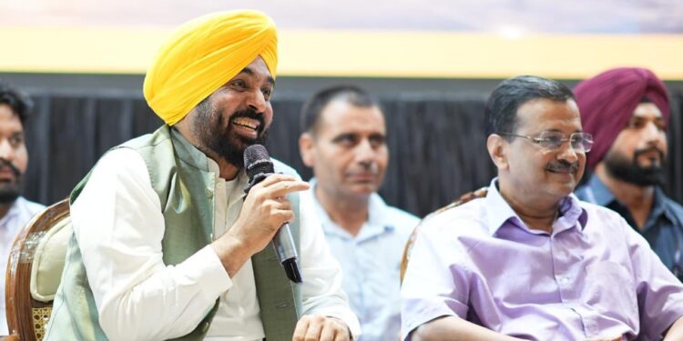 ਭਗਵੰਤ ਮਾਨ ਸਰਕਾਰ ਵਪਾਰੀਆਂ, ਦੁਕਾਨਦਾਰਾਂ ਅਤੇ ਕਾਰੋਬਾਰੀਆਂ ਦੀ ਮਦਦ ਲਈ ਹਮੇਸ਼ਾ ਵਚਨਬੱਧ: ਅਰਵਿੰਦ ਕੇਜਰੀਵਾਲ ਭਗਵੰਤ ਮਾਨ ਸਰਕਾਰ ਵਪਾਰੀਆਂ, ਦੁਕਾਨਦਾਰਾਂ ਅਤੇ ਕਾਰੋਬਾਰੀਆਂ ਦੀ ਮਦਦ ਲਈ ਹਮੇਸ਼ਾ ਵਚਨਬੱਧ: ਅਰਵਿੰਦ ਕੇਜਰੀਵਾਲ