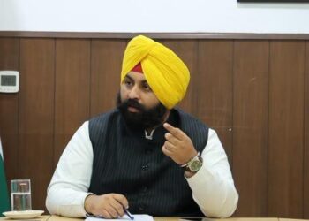 ਹਰਜੋਤ ਸਿੰਘ ਬੈਂਸ ਦੀ ਨਗਰ ਨਿਗਮ ਅਧਿਕਾਰੀਆਂ ਨੂੰ ਹਦਾਇਤ- ਲੁਧਿਆਣਾ ਸ਼ਹਿਰ ਨੂੰ 30 ਜੂਨ ਤੱਕ ਸੜਕਾਂ ਦੇ ਟੋਇਆਂ ਅਤੇ ਮੈਨਹੋਲ ਮੁਕਤ ਬਣਾਇਆ ਜਾਵੇ ਹਰਜੋਤ ਸਿੰਘ ਬੈਂਸ ਦੀ ਨਗਰ ਨਿਗਮ ਅਧਿਕਾਰੀਆਂ ਨੂੰ ਹਦਾਇਤ- ਲੁਧਿਆਣਾ ਸ਼ਹਿਰ ਨੂੰ 30 ਜੂਨ ਤੱਕ ਸੜਕਾਂ ਦੇ ਟੋਇਆਂ ਅਤੇ ਮੈਨਹੋਲ ਮੁਕਤ ਬਣਾਇਆ ਜਾਵੇ