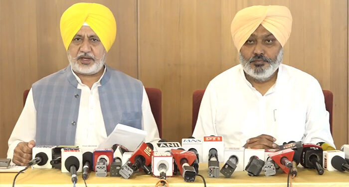 Big Breaking: ‘ਆਪ’ ਦੀ ਪ੍ਰੈਸ ਕਾਨਫਰੰਸ: ਮੁੱਖ ਮੰਤਰੀ ਦੀ ਵੀਡੀਓ ਨੂੰ ਲੈ ਕੇ ਕੀਤਾ ਵੱਡਾ ਖੁਲਾਸਾ ! Big Breaking: ‘ਆਪ’ ਦੀ ਪ੍ਰੈਸ ਕਾਨਫਰੰਸ: ਮੁੱਖ ਮੰਤਰੀ ਦੀ ਵੀਡੀਓ ਨੂੰ ਲੈ ਕੇ ਕੀਤਾ ਵੱਡਾ ਖੁਲਾਸਾ !