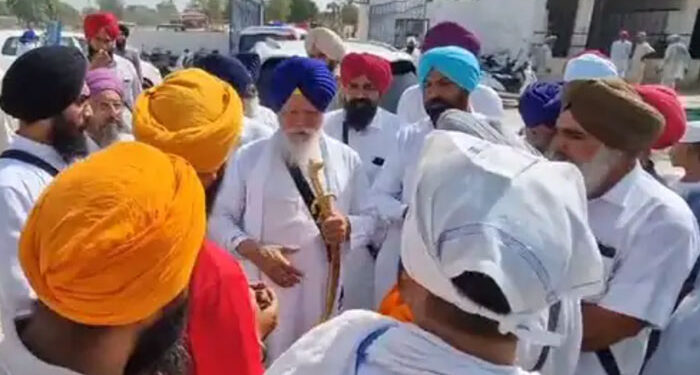 Punjab: ਗੁਰਦੁਆਰਾ ਸਾਹਿਬ ਵਿੱਚ ਲੱਗੀ ਅੱਗ: ਸ੍ਰੀ ਗੁਰੂ ਗ੍ਰੰਥ ਸਾਹਿਬ ਦੇ 4 ਸਰੂਪਾਂ ਦੇ ਕਵਰ ਸੜੇ