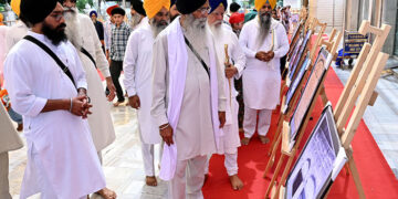 Amritsar: ਦਰਬਾਰ ਸਾਹਿਬ ‘ਚ ਜੂਨ 1984 ਦੇ ਘੱਲੂਘਾਰੇ ਦੇ ਦੁਖਾਂਤ ਨੂੰ ਬਿਆਨ ਕਰਦੀਆਂ ਤਸਵੀਰਾਂ ਦੀ ਲਗਾਈ ਪ੍ਰਦਰਸ਼ਨੀ