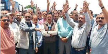 HRTC Strike Crisis: ਡਰਾਈਵਰ-ਕੰਡਕਟਰ ਯੂਨੀਅਨ ਨੇ ਹੜਤਾਲ ਕਰਨ ਦਾ ਕੀਤਾ ਐਲਾਨ HRTC Strike Crisis: ਡਰਾਈਵਰ-ਕੰਡਕਟਰ ਯੂਨੀਅਨ ਨੇ ਹੜਤਾਲ ਕਰਨ ਦਾ ਕੀਤਾ ਐਲਾਨ