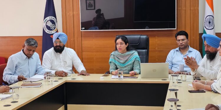 ਸਹਾਇਕ ਕਮਿਸ਼ਨਰ (ਜਨਰਲ) ਡਾ. ਅੰਕਿਤਾ ਕਾਂਸਲ ਵੱਲੋਂ ਜ਼ਿਲ੍ਹਾ ਟਰੇਡਰਜ਼ ਕਮਿਸ਼ਨ ਦੀਆਂ ਸ਼ਿਕਾਇਤਾਂ ਦੇ ਨਿਪਟਾਰੇ ਲਈ ਸਮੀਖਿਆ ਮੀਟਿੰਗ ਸਹਾਇਕ ਕਮਿਸ਼ਨਰ (ਜਨਰਲ) ਡਾ. ਅੰਕਿਤਾ ਕਾਂਸਲ ਵੱਲੋਂ ਜ਼ਿਲ੍ਹਾ ਟਰੇਡਰਜ਼ ਕਮਿਸ਼ਨ ਦੀਆਂ ਸ਼ਿਕਾਇਤਾਂ ਦੇ ਨਿਪਟਾਰੇ ਲਈ ਸਮੀਖਿਆ ਮੀਟਿੰਗ