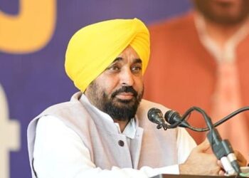 ਮੈਂ ਸ੍ਰੀ ਅਕਾਲ ਤਖ਼ਤ ਸਾਹਿਬ ਅੱਗੇ ਸੀਸ ਨਿਵਾਇਆ ਕਿਉਂਕਿ ਇਹ ਹਰ ਪੰਜਾਬੀ ਅਤੇ ਸਿੱਖ ਲਈ ਸਰਵਉੱਚ ਹੈ, ਪਰ ਕੁਝ ਲੋਕ ਆਪਣੇ ਨਿੱਜੀ ਹਿੱਤਾਂ ਲਈ ਇਸ ਦੀ ਦੁਰਵਰਤੋਂ ਕਰ ਰਹੇ ਹਨ: ਮੁੱਖ ਮੰਤਰੀ ਭਗਵੰਤ ਸਿੰਘ ਮਾਨ ਮੈਂ ਸ੍ਰੀ ਅਕਾਲ ਤਖ਼ਤ ਸਾਹਿਬ ਅੱਗੇ ਸੀਸ ਨਿਵਾਇਆ ਕਿਉਂਕਿ ਇਹ ਹਰ ਪੰਜਾਬੀ ਅਤੇ ਸਿੱਖ ਲਈ ਸਰਵਉੱਚ ਹੈ, ਪਰ ਕੁਝ ਲੋਕ ਆਪਣੇ ਨਿੱਜੀ ਹਿੱਤਾਂ ਲਈ ਇਸ ਦੀ ਦੁਰਵਰਤੋਂ ਕਰ ਰਹੇ ਹਨ: ਮੁੱਖ ਮੰਤਰੀ ਭਗਵੰਤ ਸਿੰਘ ਮਾਨ