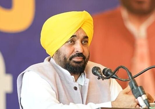 ਮੈਂ ਸ੍ਰੀ ਅਕਾਲ ਤਖ਼ਤ ਸਾਹਿਬ ਅੱਗੇ ਸੀਸ ਨਿਵਾਇਆ ਕਿਉਂਕਿ ਇਹ ਹਰ ਪੰਜਾਬੀ ਅਤੇ ਸਿੱਖ ਲਈ ਸਰਵਉੱਚ ਹੈ, ਪਰ ਕੁਝ ਲੋਕ ਆਪਣੇ ਨਿੱਜੀ ਹਿੱਤਾਂ ਲਈ ਇਸ ਦੀ ਦੁਰਵਰਤੋਂ ਕਰ ਰਹੇ ਹਨ: ਮੁੱਖ ਮੰਤਰੀ ਭਗਵੰਤ ਸਿੰਘ ਮਾਨ ਮੈਂ ਸ੍ਰੀ ਅਕਾਲ ਤਖ਼ਤ ਸਾਹਿਬ ਅੱਗੇ ਸੀਸ ਨਿਵਾਇਆ ਕਿਉਂਕਿ ਇਹ ਹਰ ਪੰਜਾਬੀ ਅਤੇ ਸਿੱਖ ਲਈ ਸਰਵਉੱਚ ਹੈ, ਪਰ ਕੁਝ ਲੋਕ ਆਪਣੇ ਨਿੱਜੀ ਹਿੱਤਾਂ ਲਈ ਇਸ ਦੀ ਦੁਰਵਰਤੋਂ ਕਰ ਰਹੇ ਹਨ: ਮੁੱਖ ਮੰਤਰੀ ਭਗਵੰਤ ਸਿੰਘ ਮਾਨ