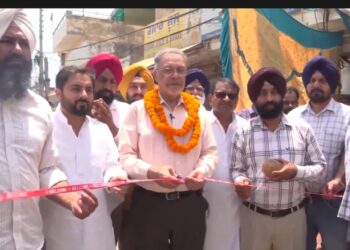 ਡਾ. ਬਲਬੀਰ ਸਿੰਘ ਵੱਲੋਂ ਪਟਿਆਲਾ ਦਿਹਾਤੀ ਵਿੱਚ 2 ਕਿਲੋਮੀਟਰ ਸੜਕ ਨਿਰਮਾਣ ਦੀ ਸ਼ੁਰੂਆਤ ਡਾ. ਬਲਬੀਰ ਸਿੰਘ ਵੱਲੋਂ ਪਟਿਆਲਾ ਦਿਹਾਤੀ ਵਿੱਚ 2 ਕਿਲੋਮੀਟਰ ਸੜਕ ਨਿਰਮਾਣ ਦੀ ਸ਼ੁਰੂਆਤ