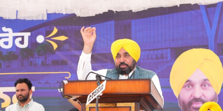 ਮੁੱਖ ਮੰਤਰੀ ਭਗਵੰਤ ਸਿੰਘ ਮਾਨ ਨੇ ਸਮਾਣਾ ਵਿੱਚ ਖੇਡ ਸਟੇਡੀਅਮ ਦਾ ਨੀਂਹ ਪੱਥਰ ਰੱਖਿਆ; ਨਸ਼ਿਆਂ ਖ਼ਿਲਾਫ਼ ਖੇਡਾਂ ਨੂੰ ਸਭ ਤੋਂ ਕਾਰਗਰ ਹਥਿਆਰ ਦੱਸਿਆ