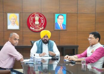 ਪੰਜਾਬ ਦੀ ਜਵਾਨੀ ਨੂੰ ਬਚਾਉਣਾ ਸਾਡੀ ਸਭ ਤੋਂ ਵੱਡੀ ਤਰਜੀਹ; ਮੁੱਖ ਮੰਤਰੀ ਭਗਵੰਤ ਸਿੰਘ ਮਾਨ ਨੇ ਡੀ.ਸੀਜ਼ ਅਤੇ ਐੱਸ.ਐੱਸ.ਪੀਜ਼ ਨੂੰ ‘ਯੁੱਧ ਨਸ਼ਿਆਂ ਵਿਰੁੱਧ’ ਮੁਹਿੰਮ ਨੂੰ ਹੋਰ ਤੇਜ਼ ਕਰਨ ਦੇ ਦਿੱਤੇ ਨਿਰਦੇਸ਼