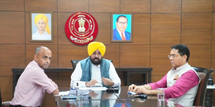 ਪੰਜਾਬ ਦੀ ਜਵਾਨੀ ਨੂੰ ਬਚਾਉਣਾ ਸਾਡੀ ਸਭ ਤੋਂ ਵੱਡੀ ਤਰਜੀਹ; ਮੁੱਖ ਮੰਤਰੀ ਭਗਵੰਤ ਸਿੰਘ ਮਾਨ ਨੇ ਡੀ.ਸੀਜ਼ ਅਤੇ ਐੱਸ.ਐੱਸ.ਪੀਜ਼ ਨੂੰ ‘ਯੁੱਧ ਨਸ਼ਿਆਂ ਵਿਰੁੱਧ’ ਮੁਹਿੰਮ ਨੂੰ ਹੋਰ ਤੇਜ਼ ਕਰਨ ਦੇ ਦਿੱਤੇ ਨਿਰਦੇਸ਼