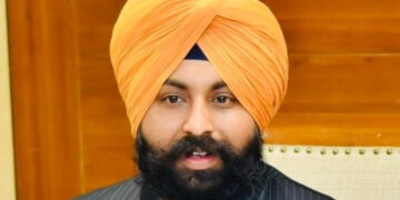 ਮੁੱਖ ਮੰਤਰੀ ਭਗਵੰਤ ਸਿੰਘ ਮਾਨ ਦੇ ਐਲਾਨ ਤੋਂ 24 ਘੰਟਿਆਂ ਦੇ ਅੰਦਰ, ਪੰਜਾਬ ਸਰਕਾਰ ਵੱਲੋਂ ਪ੍ਰਾਈਵੇਟ ਸਕੂਲਾਂ ਦੁਆਰਾ ਮਨਮਾਨੇ ਢੰਗ ਨਾਲ ਫੀਸਾਂ ਵਿੱਚ ਵਾਧੇ ‘ਤੇ ਰੋਕ ਲਈ ਕਾਨੂੰਨ ਦਾ ਖਰੜਾ ਬਣਾਉਣ ਦੇ ਹੁਕਮ