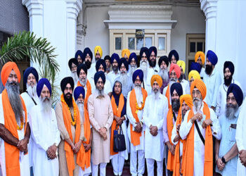 Punjab: ਮਹਾਰਾਜਾ ਰਣਜੀਤ ਸਿੰਘ ਦੇ ਬਰਸੀ ਸਮਾਗਮਾਂ ’ਚ ਸ਼ਮੂਲੀਅਤ ਲਈ ਸਿੱਖ ਸ਼ਰਧਾਲੂਆਂ ਜਥਾ ਪਾਕਿਸਤਾਨ ਲਈ ਰਵਾਨਾ Punjab: ਮਹਾਰਾਜਾ ਰਣਜੀਤ ਸਿੰਘ ਦੇ ਬਰਸੀ ਸਮਾਗਮਾਂ ’ਚ ਸ਼ਮੂਲੀਅਤ ਲਈ ਸਿੱਖ ਸ਼ਰਧਾਲੂਆਂ ਜਥਾ ਪਾਕਿਸਤਾਨ ਲਈ ਰਵਾਨਾ
