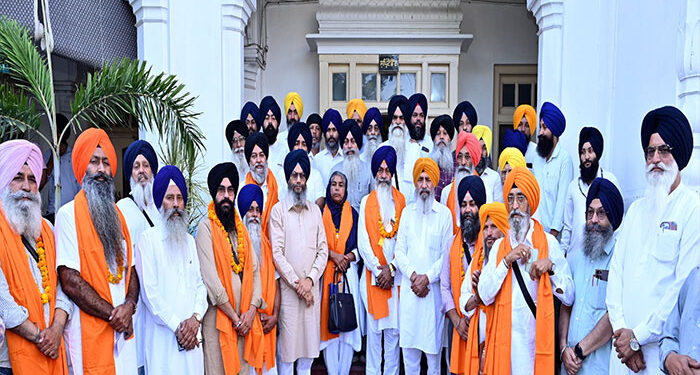 Punjab: ਮਹਾਰਾਜਾ ਰਣਜੀਤ ਸਿੰਘ ਦੇ ਬਰਸੀ ਸਮਾਗਮਾਂ ’ਚ ਸ਼ਮੂਲੀਅਤ ਲਈ ਸਿੱਖ ਸ਼ਰਧਾਲੂਆਂ ਜਥਾ ਪਾਕਿਸਤਾਨ ਲਈ ਰਵਾਨਾ Punjab: ਮਹਾਰਾਜਾ ਰਣਜੀਤ ਸਿੰਘ ਦੇ ਬਰਸੀ ਸਮਾਗਮਾਂ ’ਚ ਸ਼ਮੂਲੀਅਤ ਲਈ ਸਿੱਖ ਸ਼ਰਧਾਲੂਆਂ ਜਥਾ ਪਾਕਿਸਤਾਨ ਲਈ ਰਵਾਨਾ