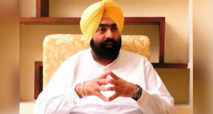 Punjab: ਈਡੀ ਸਾਹਮਣੇ ਮੁੜ ਪੇਸ਼ ਹੋਏ ਅਕਾਲੀ ਆਗੂ ਕਿੱਕੀ ਢਿੱਲੋਂ Punjab: ਈਡੀ ਸਾਹਮਣੇ ਮੁੜ ਪੇਸ਼ ਹੋਏ ਅਕਾਲੀ ਆਗੂ ਕਿੱਕੀ ਢਿੱਲੋਂ
