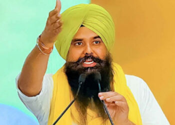 Breaking: ਮਹਾਰਾਸ਼ਟਰ ਸਰਕਾਰ ਨੇ ਤਖ਼ਤ ਸੱਚਖੰਡ ਸ੍ਰੀ ਹਜ਼ੂਰ ਸਾਹਿਬ ‘ਤੇ ਕਬਜ਼ਾ ਕਰਨ ਦੀ ਕੋਝੀ ਸਾਜ਼ਿਸ਼ ਰਚੀ – ਮਾਲਵਿੰਦਰ ਕੰਗ Breaking: ਮਹਾਰਾਸ਼ਟਰ ਸਰਕਾਰ ਨੇ ਤਖ਼ਤ ਸੱਚਖੰਡ ਸ੍ਰੀ ਹਜ਼ੂਰ ਸਾਹਿਬ ‘ਤੇ ਕਬਜ਼ਾ ਕਰਨ ਦੀ ਕੋਝੀ ਸਾਜ਼ਿਸ਼ ਰਚੀ – ਮਾਲਵਿੰਦਰ ਕੰਗ