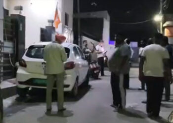 Breaking: ਬਠਿੰਡਾ ਵਿੱਚ ਭਾਜਪਾ ਆਗੂ ਦੇ ਕਲੀਨਿਕ ‘ਤੇ ਪੈਟਰੋਲ ਬੰਬ ਨਾਲ ਹਮਲਾ Breaking: ਬਠਿੰਡਾ ਵਿੱਚ ਭਾਜਪਾ ਆਗੂ ਦੇ ਕਲੀਨਿਕ ‘ਤੇ ਪੈਟਰੋਲ ਬੰਬ ਨਾਲ ਹਮਲਾ