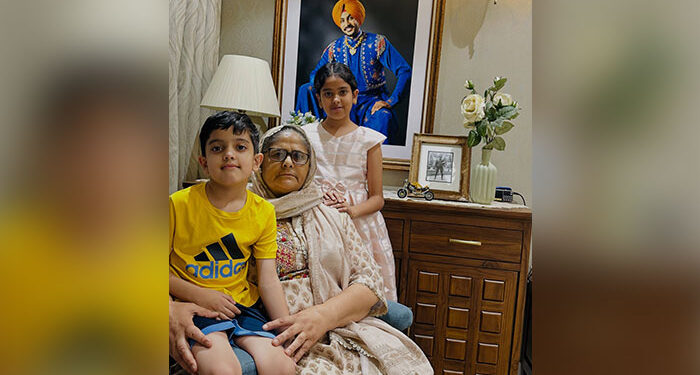 Entertainment: ਮਰਹੂਮ ਗਾਇਕ ਰਾਜਵੀਰ ਜਵੰਦਾ ਦਾ ਅੱਜ ਜਨਮ ਦਿਨ, ਮਾਂ ਨੇ ਸਾਂਝੀ ਕੀਤੀ ਇੱਕ ‘ਭਾਵੁਕ ਪੋਸਟ’ Entertainment: ਮਰਹੂਮ ਗਾਇਕ ਰਾਜਵੀਰ ਜਵੰਦਾ ਦਾ ਅੱਜ ਜਨਮ ਦਿਨ, ਮਾਂ ਨੇ ਸਾਂਝੀ ਕੀਤੀ ਇੱਕ ‘ਭਾਵੁਕ ਪੋਸਟ’
