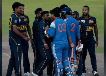 Sports: ਸ਼੍ਰੀਲੰਕਾ ਦੇ ਖਿਡਾਰੀ ਨਾਲ ਉਲਝੇ ਵੈਭਵ ਸੂਰਿਆਵੰਸ਼ੀ, ਮੈਦਾਨ ‘ਚ ਹੀ ਹੋਈ ਤਕਰਾਰ Sports: ਸ਼੍ਰੀਲੰਕਾ ਦੇ ਖਿਡਾਰੀ ਨਾਲ ਉਲਝੇ ਵੈਭਵ ਸੂਰਿਆਵੰਸ਼ੀ, ਮੈਦਾਨ ‘ਚ ਹੀ ਹੋਈ ਤਕਰਾਰ