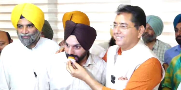 ਸਰਬਜੀਤ ਸਮਾਣਾ ਬਣੇ ਮੋਹਾਲੀ ਦੇ ਨਵੇਂ ਮੇਅਰ ਸਰਬਜੀਤ ਸਮਾਣਾ ਬਣੇ ਮੋਹਾਲੀ ਦੇ ਨਵੇਂ ਮੇਅਰ