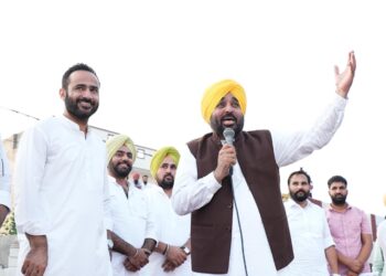 ਲੋਕ ਫੈਸਲਾ ਕਰਨਗੇ; ਧਰਮ ਦੇ ਨਾਂ ‘ਤੇ ਫ਼ਰਜ਼ੀ ਵੀਡੀਓ ਅਤੇ ਝੂਠਾ ਪ੍ਰਚਾਰ ਮੈਨੂੰ ਪੰਜਾਬ ਲਈ ਕੰਮ ਕਰਨ ਤੋਂ ਨਹੀਂ ਰੋਕ ਸਕਦਾ: ਮੁੱਖ ਮੰਤਰੀ ਭਗਵੰਤ ਸਿੰਘ ਮਾਨ