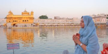 ਭਾਰਤ ਚੋਣ ਕਮਿਸ਼ਨ ਦੀ ਡਾਇਰੈਕਟਰ ਜਨਰਲ (ਆਈ.ਟੀ.) ਡਾ. ਸੀਮਾ ਖੰਨਾ ਅਤੇ ਮੁੱਖ ਚੋਣ ਅਧਿਕਾਰੀ ਪੰਜਾਬ ਅਨਿੰਦਤਾ ਮਿੱਤਰਾ ਨੇ ਸ੍ਰੀ ਹਰਿਮੰਦਰ ਸਾਹਿਬ ਵਿਖੇ ਟੇਕਿਆ ਮੱਥਾ