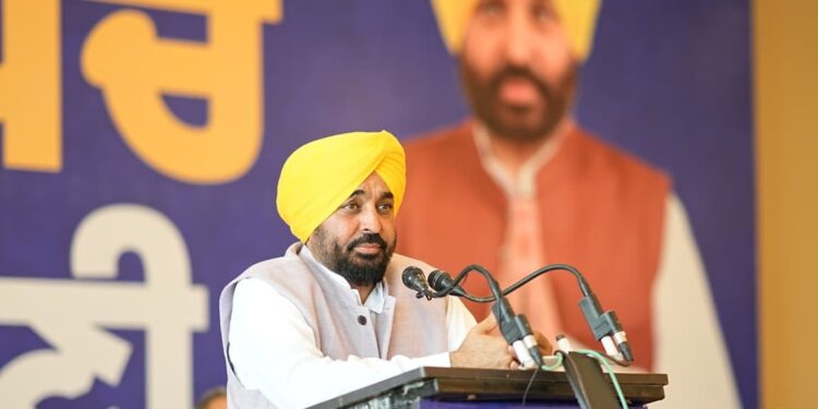 ਪੰਜਾਬ ਦੇ ਪਿੰਡ ਦੇਸ਼ ਵਿੱਚ ਸਭ ਤੋਂ ਵੱਧ ਵਿਕਸਤ ਹੋਣਗੇ; ਸਰਪੰਚਾਂ ਨੂੰ ਅੱਗੇ ਹੋ ਕੇ ਬਦਲਾਅ ਦੀ ਅਗਵਾਈ ਕਰਨੀ ਚਾਹੀਦੀ ਹੈ: ਮੁੱਖ ਮੰਤਰੀ ਭਗਵੰਤ ਸਿੰਘ ਮਾਨ