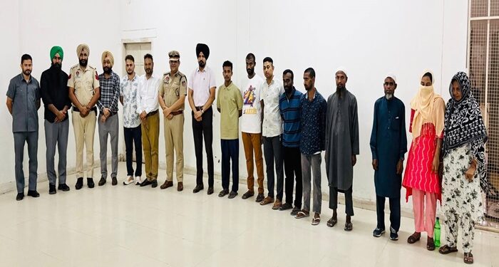 ਕੇਂਦਰੀ ਜੇਲ੍ਹ, ਅੰਮ੍ਰਿਤਸਰ ਦੇ ਟਰਾਂਜ਼ਿਟ ਕੈਂਪ ਵਿੱਚ ਰਹਿ ਰਹੇ 9 ਬੰਗਲਾਦੇਸ਼ੀ ਨਾਗਰਿਕਾਂ ਦੀ ਵਤਨ ਵਾਪਸੀ