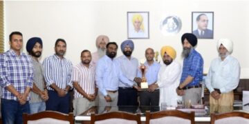 ਚੇਅਰਮੈਨ ਹਰਚੰਦ ਸਿੰਘ ਬਰਸਟ ਵੱਲੋਂ ਪੰਜਾਬ ਮੰਡੀ ਬੋਰਡ ਦੀ ਕ੍ਰਿਕਟ ਟੀਮ ਦੇ ਖਿਡਾਰੀਆਂ ਦਾ ਸਨਮਾਨ
