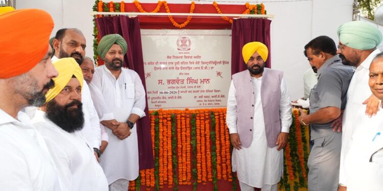 ਮੁੱਖ ਮੰਤਰੀ ਭਗਵੰਤ ਸਿੰਘ ਮਾਨ ਵੱਲੋਂ ਧੂਰੀ ਹਲਕੇ ਨੂੰ ਵੱਡਾ ਤੋਹਫ਼ਾ; ਟ੍ਰੈਫਿਕ ਦੀ ਸਮੱਸਿਆ ਨੂੰ ਖ਼ਤਮ ਕਰਨ ਅਤੇ ਖੇਤਰੀ ਸੰਪਰਕ ਨੂੰ ਮਜ਼ਬੂਤ ਕਰਨ ਲਈ ਰੋਡ ਓਵਰ ਬ੍ਰਿਜ ਦਾ ਰੱਖਿਆ ਨੀਂਹ ਪੱਥਰ