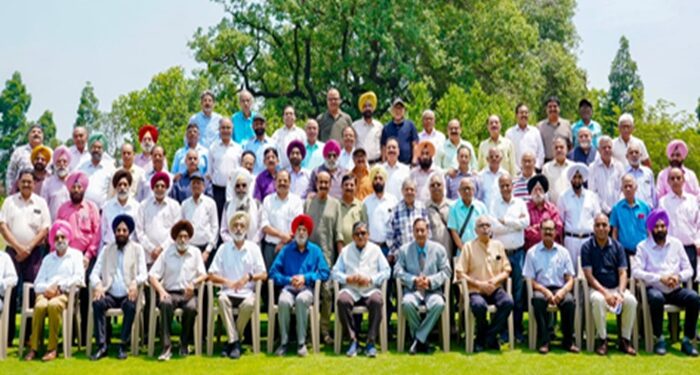 ਰਾਜਪਾਲ ਕਟਾਰੀਆ ਨੇ ਸੀਨੀਅਰ ਜਰਨਲਿਸਟਸ ਫੋਰਮ ਚੰਡੀਗੜ੍ਹ ਦੇ ਮੈਂਬਰਾਂ ਨਾਲ ਕੀਤੀ ਬੈਠਕ ਰਾਜਪਾਲ ਕਟਾਰੀਆ ਨੇ ਸੀਨੀਅਰ ਜਰਨਲਿਸਟਸ ਫੋਰਮ ਚੰਡੀਗੜ੍ਹ ਦੇ ਮੈਂਬਰਾਂ ਨਾਲ ਕੀਤੀ ਬੈਠਕ