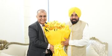 ਮੁੱਖ ਮੰਤਰੀ ਭਗਵੰਤ ਸਿੰਘ ਮਾਨ ਨੇ ਪੰਜਾਬ ਵਿੱਚ ਐਚ.ਪੀ.ਸੀ.ਐਲ. ਦਾ ਵੱਡਾ ਨਿਵੇਸ਼ ਯਕੀਨੀ ਬਣਾਇਆ; ਰਿਫਾਇਨਰੀ, ਬਾਇਓਫਿਊਲ ਅਤੇ ਬਾਇਓਗੈਸ ਪ੍ਰੋਜੈਕਟ ਆਰਥਿਕਤਾ ਨੂੰ ਦੇਣਗੇ ਹੁਲਾਰਾ ਅਤੇ ਰੋਜ਼ਗਾਰ ਦੇ ਮੌਕੇ ਪੈਦਾ ਕਰਨਗੇ ਮੁੱਖ ਮੰਤਰੀ ਭਗਵੰਤ ਸਿੰਘ ਮਾਨ ਨੇ ਪੰਜਾਬ ਵਿੱਚ ਐਚ.ਪੀ.ਸੀ.ਐਲ. ਦਾ ਵੱਡਾ ਨਿਵੇਸ਼ ਯਕੀਨੀ ਬਣਾਇਆ; ਰਿਫਾਇਨਰੀ, ਬਾਇਓਫਿਊਲ ਅਤੇ ਬਾਇਓਗੈਸ ਪ੍ਰੋਜੈਕਟ ਆਰਥਿਕਤਾ ਨੂੰ ਦੇਣਗੇ ਹੁਲਾਰਾ ਅਤੇ ਰੋਜ਼ਗਾਰ ਦੇ ਮੌਕੇ ਪੈਦਾ ਕਰਨਗੇ