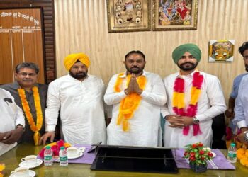ਸਤਿੰਦਰ ਸਿੰਘ ਸਰਬਸੰਮਤੀ ਨਾਲ ਬਣੇ ਨਗਰ ਕੌਂਸਲ ਜੰਡਿਆਲਾ ਗੁਰੂ ਦੇ ਪ੍ਰਧਾਨ ਸਤਿੰਦਰ ਸਿੰਘ ਸਰਬਸੰਮਤੀ ਨਾਲ ਬਣੇ ਨਗਰ ਕੌਂਸਲ ਜੰਡਿਆਲਾ ਗੁਰੂ ਦੇ ਪ੍ਰਧਾਨ