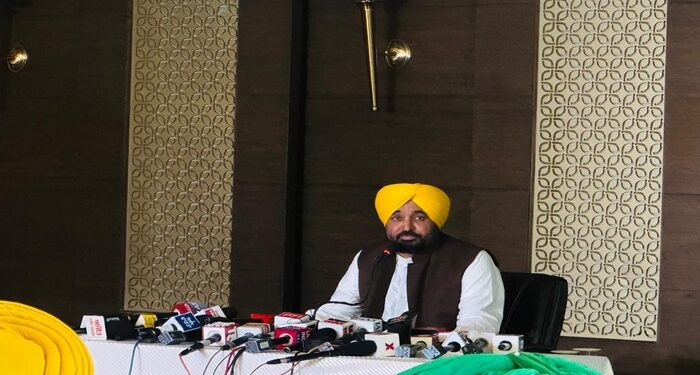 ਵਾਇਰਲ ਵੀਡੀਓ ਮਾਮਲੇ ‘ਤੇ CM ਭਗਵੰਤ ਮਾਨ ਨੇ ਕੀਤੀ ਅਹਿਮ ਪ੍ਰੈੱਸ ਕਾਨਫਰੰਸ; ਕੀਤੇ ਵੱਡੇ ਖ਼ੁਲਾਸੇ