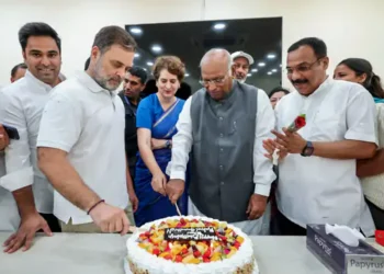 56 ਸਾਲ ਦੇ ਹੋਏ ਰਾਹੁਲ ਗਾਂਧੀ: ਦਿੱਲੀ ਸਥਿਤ ਕਾਂਗਰਸ ਹੈੱਡਕੁਆਰਟਰ ਵਿਖੇ ਮਨਾਇਆ ਜਨਮਦਿਨ 56 ਸਾਲ ਦੇ ਹੋਏ ਰਾਹੁਲ ਗਾਂਧੀ: ਦਿੱਲੀ ਸਥਿਤ ਕਾਂਗਰਸ ਹੈੱਡਕੁਆਰਟਰ ਵਿਖੇ ਮਨਾਇਆ ਜਨਮਦਿਨ