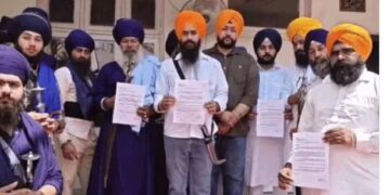 ਗੁਰਦੁਆਰਾ ਸਾਹਿਬ ‘ਚ ਚੱਲ ਰਹੀਆਂ ਯੋਗਾ ਕਲਾਸਾਂ, ਸਿੱਖ ਸੰਗਤ ਨੇ ਜਤਾਇਆ ਇਤਰਾਜ਼! ਗੁਰਦੁਆਰਾ ਸਾਹਿਬ ‘ਚ ਚੱਲ ਰਹੀਆਂ ਯੋਗਾ ਕਲਾਸਾਂ, ਸਿੱਖ ਸੰਗਤ ਨੇ ਜਤਾਇਆ ਇਤਰਾਜ਼!