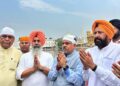 ਅੰਮ੍ਰਿਤਸਰ ਪਹੁੰਚੇ ਕੇਵਲ ਢਿੱਲੋਂ ਤੇ ਤਰੁਣ ਚੁੱਘ: ਸ੍ਰੀ ਹਰਿਮੰਦਰ ਸਾਹਿਬ ਟੇਕਿਆ ਮੱਥਾ