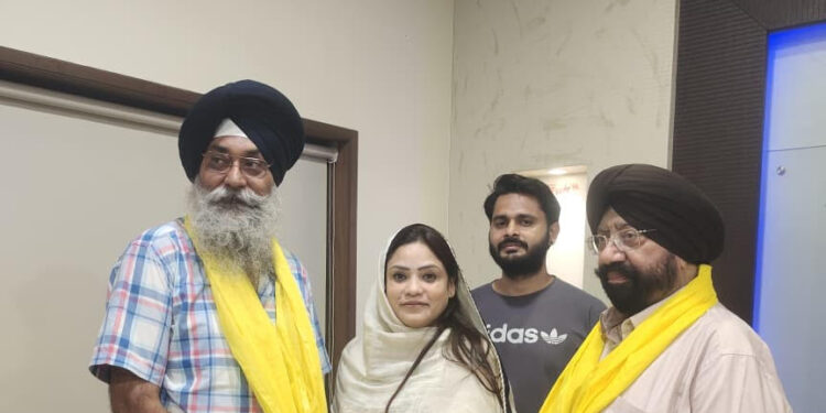 ਸੋਨੀਆ ਅਲੱਗ ਨੇ ਨਵ ਨਿਯੁਕਤ ਚੇਅਰਮੈਨ ਰਾਜਿੰਦਰ ਸਿੰਘ ਬਸੰਤ ਤੇ ਜਿਲ੍ਹਾ ਵਾਈਸ ਚੇਅਰਮੈਨ ਚਰਨਪ੍ਰੀਤ ਸਿੰਘ ਲਾਂਬਾ ਦਾ ਕੀਤਾ ਸਨਮਾਨ