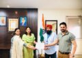 ਐਸ.ਆਈ.ਆਰ ਦਾ 100 ਫੀਸਦੀ ਕੰਮ ਮੁਕੰਮਲ ਕਰਨ ਵਾਲੇ ਬੀ.ਐੱਲ.ਓ ਜਗਤਾਰ ਸਿੰਘ ਦਾ ਡਿਪਟੀ ਕਮਿਸ਼ਨਰ ਵੱਲੋਂ ਸਨਮਾਨ ਐਸ.ਆਈ.ਆਰ ਦਾ 100 ਫੀਸਦੀ ਕੰਮ ਮੁਕੰਮਲ ਕਰਨ ਵਾਲੇ ਬੀ.ਐੱਲ.ਓ ਜਗਤਾਰ ਸਿੰਘ ਦਾ ਡਿਪਟੀ ਕਮਿਸ਼ਨਰ ਵੱਲੋਂ ਸਨਮਾਨ
