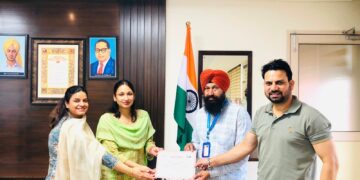 ਐਸ.ਆਈ.ਆਰ ਦਾ 100 ਫੀਸਦੀ ਕੰਮ ਮੁਕੰਮਲ ਕਰਨ ਵਾਲੇ ਬੀ.ਐੱਲ.ਓ ਜਗਤਾਰ ਸਿੰਘ ਦਾ ਡਿਪਟੀ ਕਮਿਸ਼ਨਰ ਵੱਲੋਂ ਸਨਮਾਨ ਐਸ.ਆਈ.ਆਰ ਦਾ 100 ਫੀਸਦੀ ਕੰਮ ਮੁਕੰਮਲ ਕਰਨ ਵਾਲੇ ਬੀ.ਐੱਲ.ਓ ਜਗਤਾਰ ਸਿੰਘ ਦਾ ਡਿਪਟੀ ਕਮਿਸ਼ਨਰ ਵੱਲੋਂ ਸਨਮਾਨ