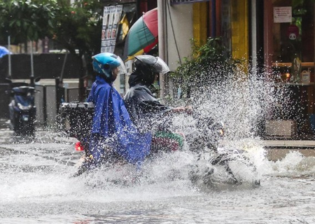 Typhoon Bavi ਕਾਰਨ ਫਿਲੀਪੀਨਜ਼ ਵਿੱਚ 18 ਲੋਕਾਂ ਦੀ ਮੌਤ Typhoon Bavi ਕਾਰਨ ਫਿਲੀਪੀਨਜ਼ ਵਿੱਚ 18 ਲੋਕਾਂ ਦੀ ਮੌਤ