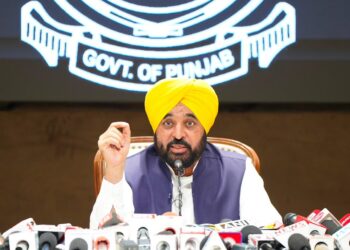 ਪੰਜਾਬ ਨੇ ਫੀਸ ਰੈਗੂਲੇਸ਼ਨ ਆਰਡੀਨੈਂਸ-2026 ਲਾਗੂ ਕੀਤਾ; ਪ੍ਰਾਈਵੇਟ ਸਕੂਲ ਹੁਣ 5 ਫੀਸਦ ਤੋਂ ਵੱਧ ਫੀਸ ਨਹੀਂ ਵਧਾ ਸਕਣਗੇ: ਮੁੱਖ ਮੰਤਰੀ ਭਗਵੰਤ ਸਿੰਘ ਮਾਨ ਪੰਜਾਬ ਨੇ ਫੀਸ ਰੈਗੂਲੇਸ਼ਨ ਆਰਡੀਨੈਂਸ-2026 ਲਾਗੂ ਕੀਤਾ; ਪ੍ਰਾਈਵੇਟ ਸਕੂਲ ਹੁਣ 5 ਫੀਸਦ ਤੋਂ ਵੱਧ ਫੀਸ ਨਹੀਂ ਵਧਾ ਸਕਣਗੇ: ਮੁੱਖ ਮੰਤਰੀ ਭਗਵੰਤ ਸਿੰਘ ਮਾਨ