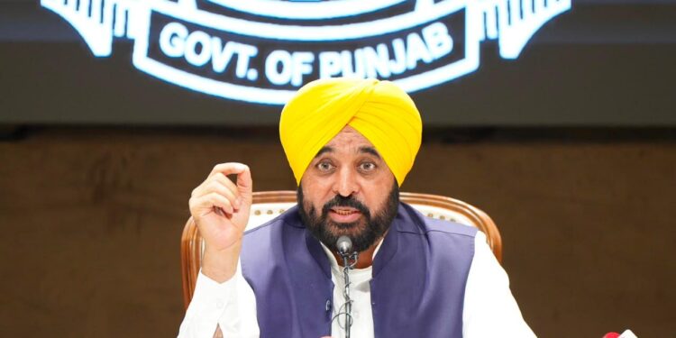 ਪੰਜਾਬ ਨੇ ਫੀਸ ਰੈਗੂਲੇਸ਼ਨ ਆਰਡੀਨੈਂਸ-2026 ਲਾਗੂ ਕੀਤਾ; ਪ੍ਰਾਈਵੇਟ ਸਕੂਲ ਹੁਣ 5 ਫੀਸਦ ਤੋਂ ਵੱਧ ਫੀਸ ਨਹੀਂ ਵਧਾ ਸਕਣਗੇ: ਮੁੱਖ ਮੰਤਰੀ ਭਗਵੰਤ ਸਿੰਘ ਮਾਨ ਪੰਜਾਬ ਨੇ ਫੀਸ ਰੈਗੂਲੇਸ਼ਨ ਆਰਡੀਨੈਂਸ-2026 ਲਾਗੂ ਕੀਤਾ; ਪ੍ਰਾਈਵੇਟ ਸਕੂਲ ਹੁਣ 5 ਫੀਸਦ ਤੋਂ ਵੱਧ ਫੀਸ ਨਹੀਂ ਵਧਾ ਸਕਣਗੇ: ਮੁੱਖ ਮੰਤਰੀ ਭਗਵੰਤ ਸਿੰਘ ਮਾਨ