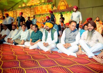 ਅਗਸਤ ਤੋਂ ਭਗਵੰਤ ਮਾਨ ਸਰਕਾਰ ਮੁਫ਼ਤ ‘ਤੀਰਥ ਯਾਤਰਾ’ ਦਾ ਦਾਇਰਾ ਵਧਾ ਕੇ ਖਾਟੂ ਸ਼ਿਆਮ ਜੀ-ਸਾਲਾਸਰ ਜੀ, ਹਰਿਦੁਆਰ-ਰਿਸ਼ੀਕੇਸ਼ ਅਤੇ ਮਥੁਰਾ-ਵ੍ਰਿੰਦਾਵਨ ਤੱਕ ਕਰੇਗੀ: ਅਰਵਿੰਦ ਕੇਜਰੀਵਾਲ ਅਗਸਤ ਤੋਂ ਭਗਵੰਤ ਮਾਨ ਸਰਕਾਰ ਮੁਫ਼ਤ ‘ਤੀਰਥ ਯਾਤਰਾ’ ਦਾ ਦਾਇਰਾ ਵਧਾ ਕੇ ਖਾਟੂ ਸ਼ਿਆਮ ਜੀ-ਸਾਲਾਸਰ ਜੀ, ਹਰਿਦੁਆਰ-ਰਿਸ਼ੀਕੇਸ਼ ਅਤੇ ਮਥੁਰਾ-ਵ੍ਰਿੰਦਾਵਨ ਤੱਕ ਕਰੇਗੀ: ਅਰਵਿੰਦ ਕੇਜਰੀਵਾਲ