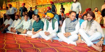 ਅਗਸਤ ਤੋਂ ਭਗਵੰਤ ਮਾਨ ਸਰਕਾਰ ਮੁਫ਼ਤ ‘ਤੀਰਥ ਯਾਤਰਾ’ ਦਾ ਦਾਇਰਾ ਵਧਾ ਕੇ ਖਾਟੂ ਸ਼ਿਆਮ ਜੀ-ਸਾਲਾਸਰ ਜੀ, ਹਰਿਦੁਆਰ-ਰਿਸ਼ੀਕੇਸ਼ ਅਤੇ ਮਥੁਰਾ-ਵ੍ਰਿੰਦਾਵਨ ਤੱਕ ਕਰੇਗੀ: ਅਰਵਿੰਦ ਕੇਜਰੀਵਾਲ ਅਗਸਤ ਤੋਂ ਭਗਵੰਤ ਮਾਨ ਸਰਕਾਰ ਮੁਫ਼ਤ ‘ਤੀਰਥ ਯਾਤਰਾ’ ਦਾ ਦਾਇਰਾ ਵਧਾ ਕੇ ਖਾਟੂ ਸ਼ਿਆਮ ਜੀ-ਸਾਲਾਸਰ ਜੀ, ਹਰਿਦੁਆਰ-ਰਿਸ਼ੀਕੇਸ਼ ਅਤੇ ਮਥੁਰਾ-ਵ੍ਰਿੰਦਾਵਨ ਤੱਕ ਕਰੇਗੀ: ਅਰਵਿੰਦ ਕੇਜਰੀਵਾਲ